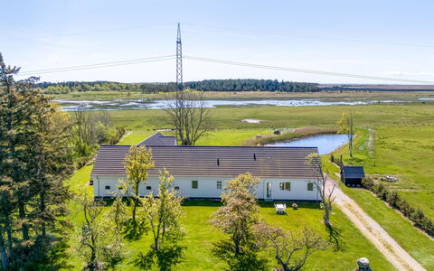 Kora - 2Km from the Sea: Abstellgleis, Daylighting