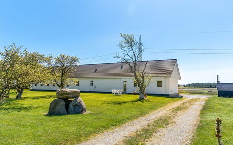 Kora - 2Km from the Sea: Holz, Zuhause, Veranda, Deck, Hartholz, Dach, Holzbeize, Holzboden, Eco Hotel