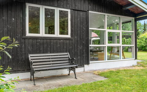 Aija - 175M from the Sea: Holz, Möbel, Wohnung, Zimmer, Decke, Holzbeize, Stuhl, Hartholz, Lack, Holz