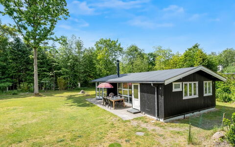 Aija - 175M from the Sea: Holz, Möbel, Wohnung, Zimmer, Decke, Holzbeize, Stuhl, Hartholz, Lack, Holz