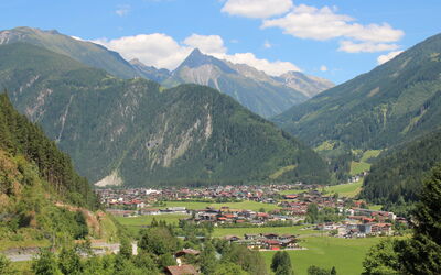 Mayrhofen 905: Berg, Bergforms, Hügel, Gebirge, Natürliche Landschaft, Hochland, Landschaft, Senke, Bergstation, Ökoregion