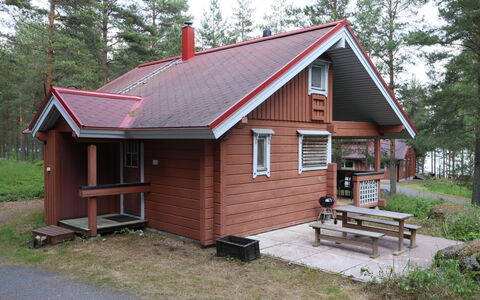 Puolukka 2: Holz, Haus, Hütte, Dach, Zuhause, Schuppen, Abstellgleis, Ländliches Gebiet, Gartenbauten, Blockhaus