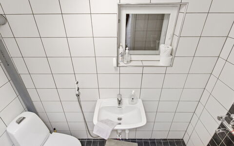 Jauli: Möbel, Interior Design, Flooring, Fussboden, Tabelle, Decke, Küche & Esszimmer Tisch, Beleuchtung, Stuhl, Zuhause