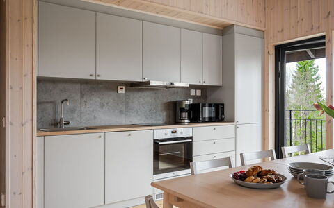 Renstråket 2005: Küche, Flooring, Holz, Countertop, Möbel, Küchengerät, Interior Design, Fussboden, Cabinetry, Decke