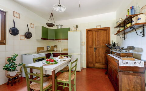 Casa Iume: Möbel, Flooring, Interior Design, Holz, Küche, Cabinetry, Decke, Fussboden, Zimmer, Küchengerät