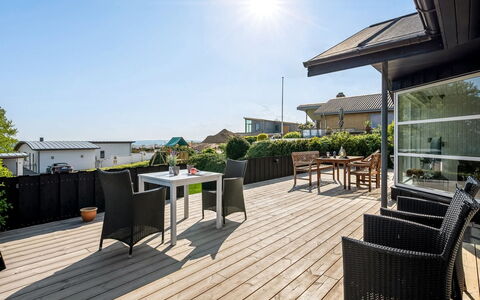 Stavros - 100M from the Sea: Estate, Schatten, Auffahrt, Bauernhaus