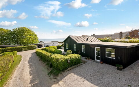 Stavros - 100M from the Sea: Estate, Schatten, Auffahrt, Bauernhaus