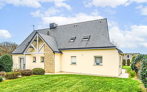 Guidel 606: Zuhause, Dach, Haus, Wohngebiet, Hütte, Estate, Bauernhaus, Abstellgleis, Rasen, Landscaping