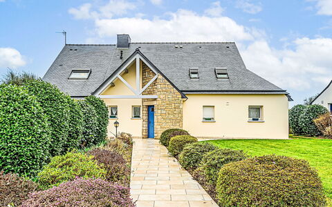 Guidel 606: Strauch, Zuhause, Dach, Hütte, Haus, Bauernhaus, Estate, Garten, Auffahrt, Landscaping