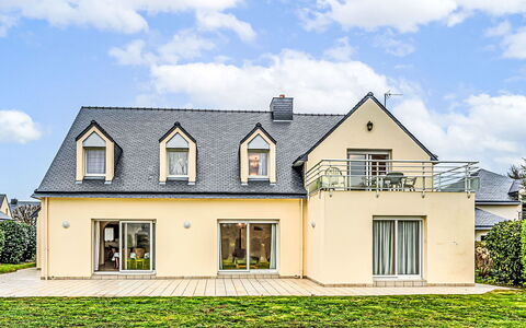 Guidel 606: Zuhause, Wohngebiet, Haus, Dach, Fassade, Estate, Hütte, Bauernhaus, Tür, Villa