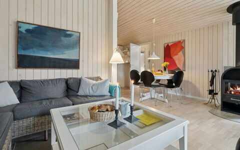 Eick - 800M from the Sea: Interior Design, Flooring, Möbel, Holz, Decke, Fussboden, Couch, Wohnzimmer, Zimmer, Holzboden