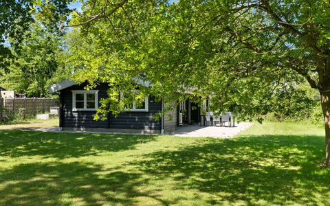 Doris - 150M from the Sea: Dach, Haus, Zuhause, Hütte, Abstellgleis, Estate, Auffahrt, Gartenbauten, Garten, Schuppen