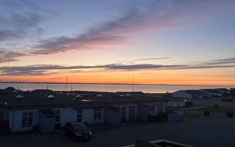 Mari - 150M from the Sea: Himmel, Horizont, Afterglow, Dämmerung, Sonnenuntergang, Wolke, Morgenröte, Sonnenaufgang, Abend, Sonnenlicht