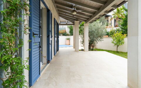 Mala: Schwimmbad, Wohngebiet, Eigentumswohnung, Wohnung, Resort, Estate, Schatten, Villa, Hazienda, Villa