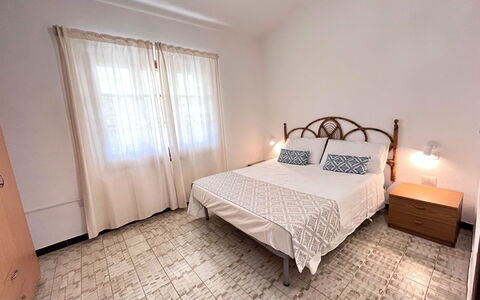 Itaca: Bett, Möbel, Fussboden, Schlafzimmer, Flooring, Interior Design, Bettdecke, Bedding, Holz, Decke