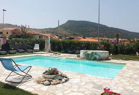 Residenza Agnese Sardegna: Schwimmbad, Resort, Gartenmöbel, Freizeit, Flagstone, Water Feature, Eco Hotel, Regenschirm, Schatten, Hazienda