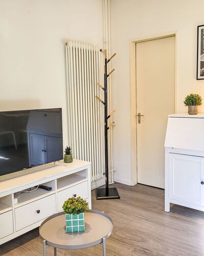 White Locarno Apt.1