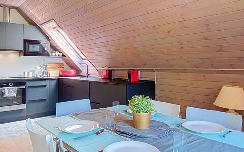 Dolní Lysečiny: Flooring, Holz, Interior Design, Möbel, Fussboden, Decke, Beleuchtung, Küche, Dachboden, Zimmer