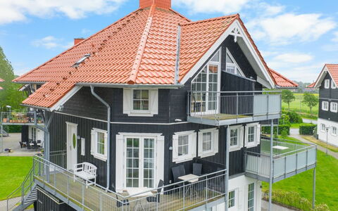 Ismo - 350M from the Sea: Interior Design, Decke, Wohnung, Flooring, Möbel, Fussboden, Zimmer, Beleuchtung, Zuhause, Couch