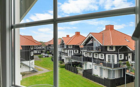 Ismo - 350M from the Sea: Estate, Schatten, Auffahrt, Bauernhaus