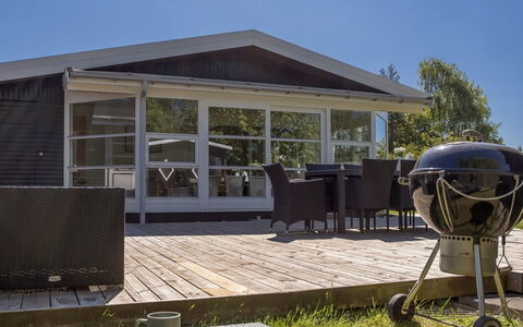 Tayana - 500M from the Sea: Möbel, Interior Design, Flooring, Fussboden, Decke, Zimmer, Stuhl, Tabelle, Wohnung, Küche & Esszimmer Tisch