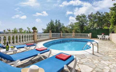 Bella Vista: Blau, Schwimmbad, Möbel, Gartenmöbel, Resort, Freizeit, Eco Hotel, Stuhl, Thermae, Sonnenliege