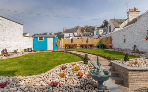 Portpatrick House: Schwimmbad, Gartenmöbel, Verbundwerkstoff, Schatten, Resort, Freizeit, Eco Hotel, Garten, Landscaping, Garten
