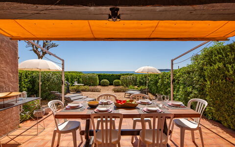 Sainte Maxime 194: Möbel, Gartenmöbel, Tabelle, Tisch Im Freien, Stuhl, Küche & Esszimmer Tisch, Garten, Terrasse, Schatten, Resort