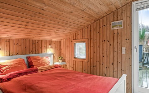 Annemone - 900M from the Sea: Interior Design, Möbel, Holz, Schlafzimmer, Decke, Flooring, Fussboden, Zimmer, Bett, Beleuchtung