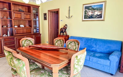 Miralago Guest House