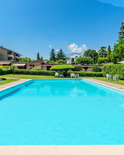 Miralago Guest House