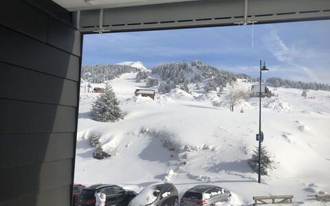 Chamrousse 622: Wohnung, Balkon, Stuhl, Schatten, Gartenmöbel, Daylighting, Aluminium