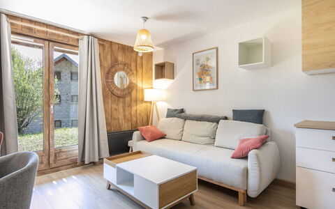 Les Grizzlis: Möbel, Interior Design, Holz, Flooring, Zimmer, Fussboden, Zuhause, Decke, Wohnzimmer, Wohnung