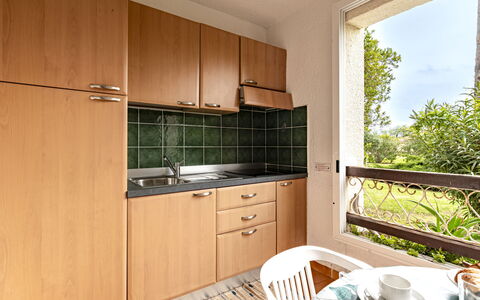 Casa Antonio: Interior Design, Flooring, Küche, Fussboden, Countertop, Zimmer, Cabinetry, Decke, Holzbeize, Küchengerät