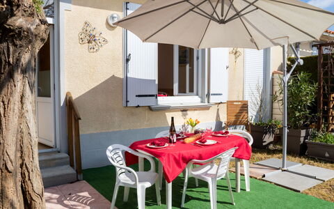 Le Cocon: Möbel, Gartenmöbel, Stuhl, Tisch Im Freien, Regenschirm, Tabelle, Schatten, Terrasse, Küche & Esszimmer Tisch, Garten