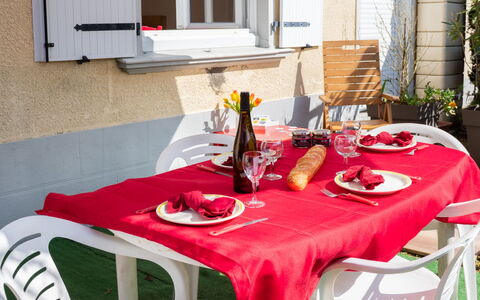 Le Cocon: Möbel, Tabelle, Tischdecke, Stuhl, Gartenmöbel, Textil, Geschirr, Küche & Esszimmer Tisch, Tisch Im Freien, Linens