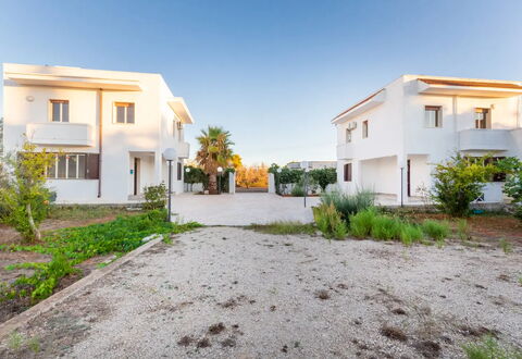 Casa Bianca, Ac, Wifi, Porto Cesareo: Gebäude, Wohngebiet, Zuhause, Die Architektur, Nachbarschaft, Fassade, Haus, Grundstueck, Menschliche Siedlung, Vorort