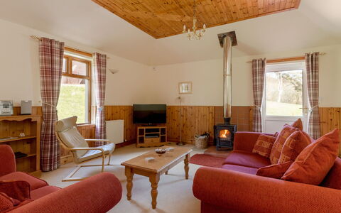 Doonans Cottage: Holz, Interior Design, Möbel, Flooring, Decke, Fussboden, Zuhause, Zimmer, Wohnzimmer, Holzbeize