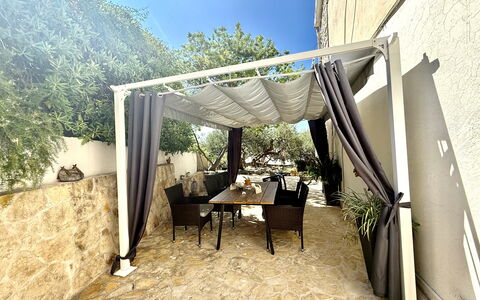Appartamento Olive Garden, Ac, Wifi, Hvar: Möbel, Gartenmöbel, Schatten, Stuhl, Outdoor Struktur, Garten, Hinterhof, Resort, Terrasse, Flagstone