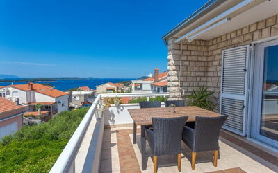 Peaceful Apartment With Beautiful View - Hvar