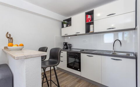Appartamento Nomads, Ac, Wifi Hvar: Möbel, Interior Design, Countertop, Flooring, Holz, Cabinetry, Fussboden, Zimmer, Küche, Zuhause