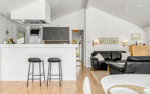 Henri - 1.2Km from the Sea: Interior Design, Flooring, Möbel, Decke, Holz, Fussboden, Küche, Holzboden, Light Fixture, Zimmer
