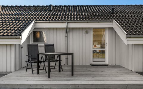 Henri - 1.2Km from the Sea: Estate, Schatten, Auffahrt, Bauernhaus