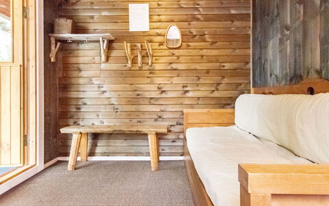 Vintteri: Möbel, Interior Design, Flooring, Fussboden, Tabelle, Decke, Küche & Esszimmer Tisch, Beleuchtung, Stuhl, Zuhause