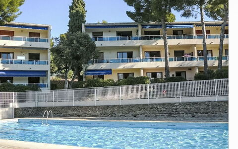 Les Parcs du Soleil: Schatten, Schwimmbad, Eigentumswohnung, Resort, Hotel, Ferienort, Gartenmöbel, Balkon, Villa