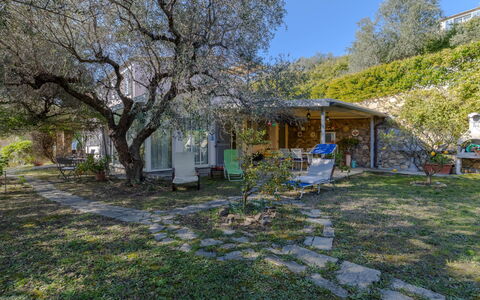 Villa degli Ulivi: Schwimmbad, Resort, Verbundwerkstoff, Erholung, Freizeit, Schatten, Urlaub, Ferienort, Freizeitzentrum