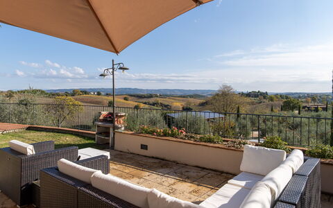 Villa L'elsa Beautiful Country Home With View: Möbel, Stuhl, Tabelle, Gartenmöbel, Schatten, Tisch Im Freien, Eco Hotel, Küche & Esszimmer Tisch, Terrasse, Balkon