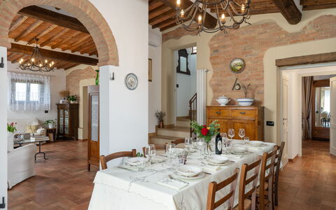 Capanna Di Elfo: Möbel, Interior Design, Holz, Tabelle, Flooring, Küche & Esszimmer Tisch, Decke, Stuhl, Esszimmer, Fussboden
