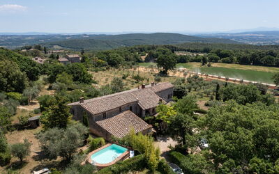 Podere Lorena, 13Th-Century Farmhouse in the Monta
