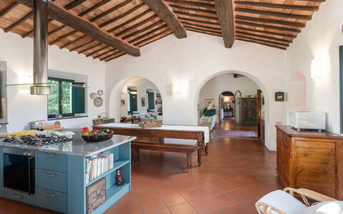 Casale del Timignano, Private Villa with Huge Gard: Möbel, Zuhause, Haus, Interior Design, Stuhl, Decke, Küche, Küche & Esszimmer Tisch, Villa, Countertop